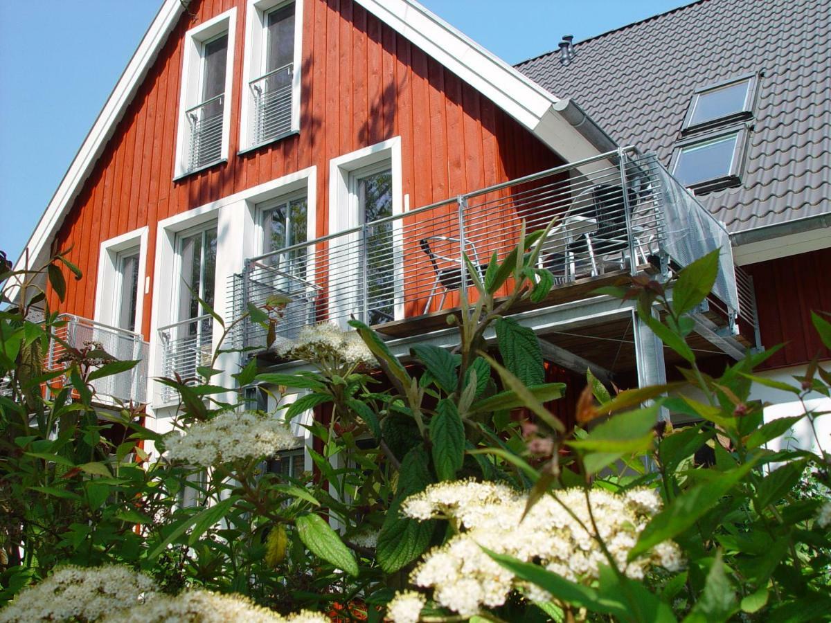 Ferienwohnungen Haus Am Deich Prerow Exterior photo